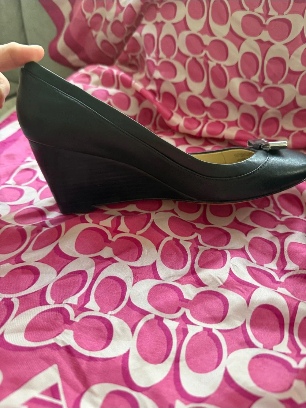 Beautiful  COACH Black Leather wedge shoes with Silver Bow Accent